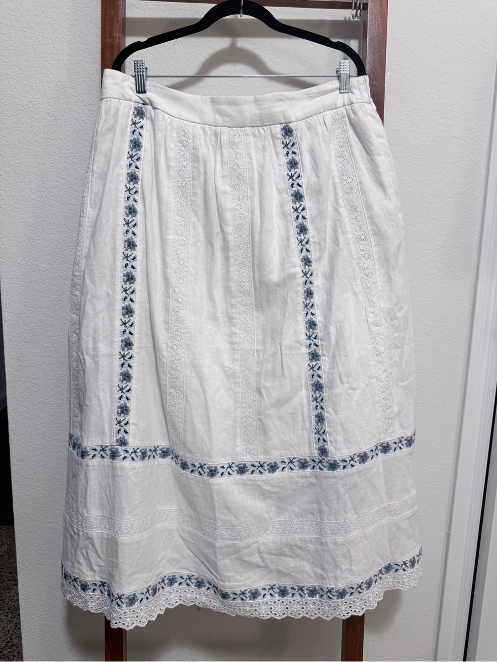 Caroline Constas White Linen Blend Maxi Skirt with Blue Embroidered Trim Size LG